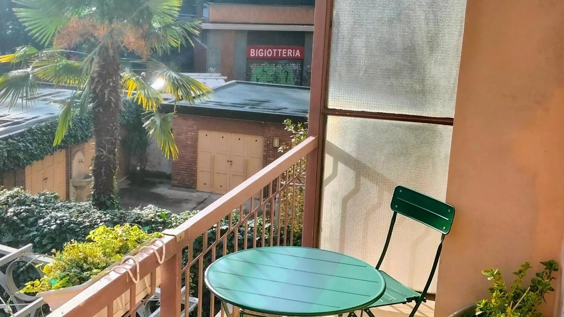Holiday Homes Aparthotel Milano contacts